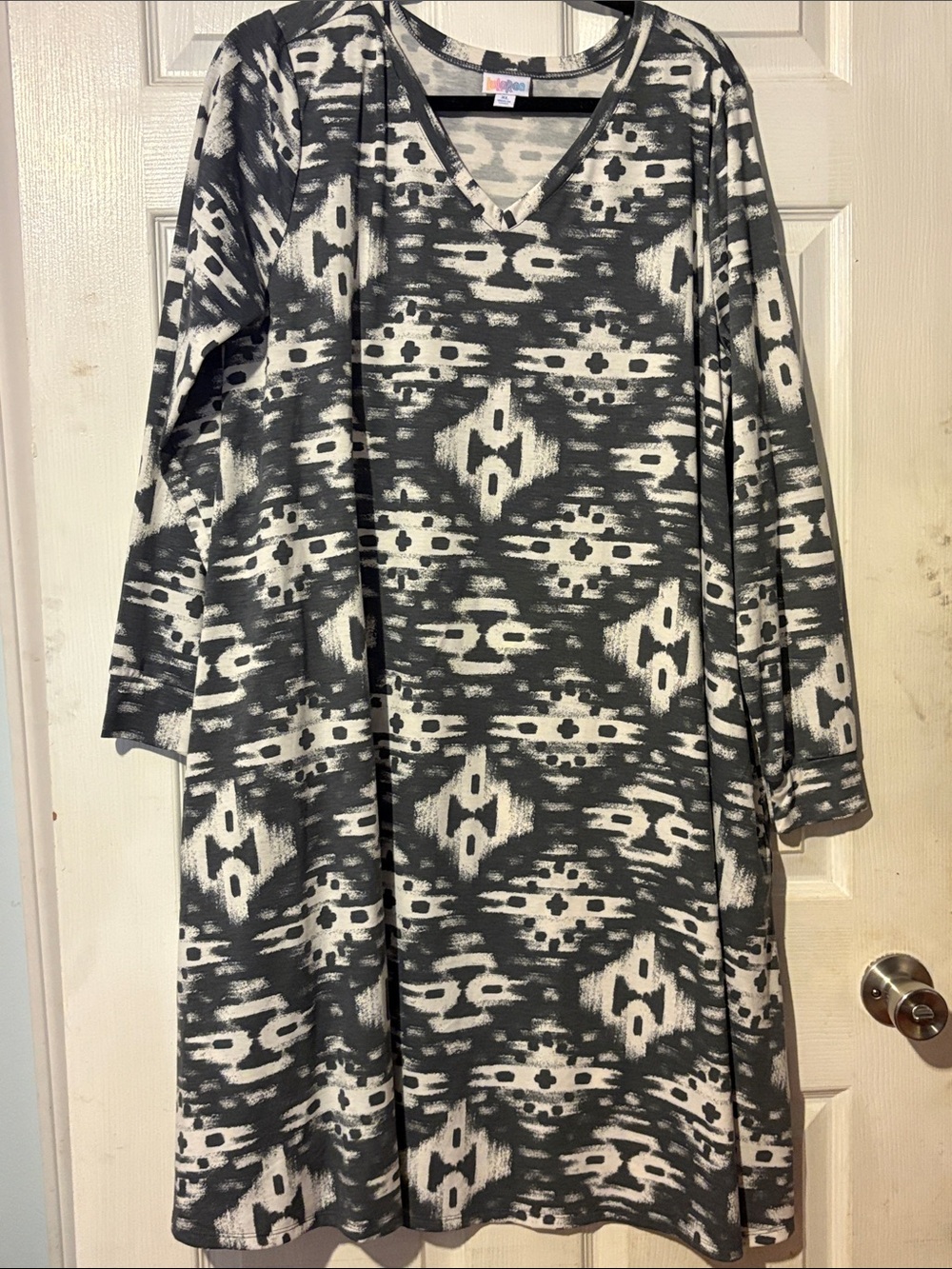 LuLaRoe Long Sleeve V-Neck Dress in Gray & White Pattern